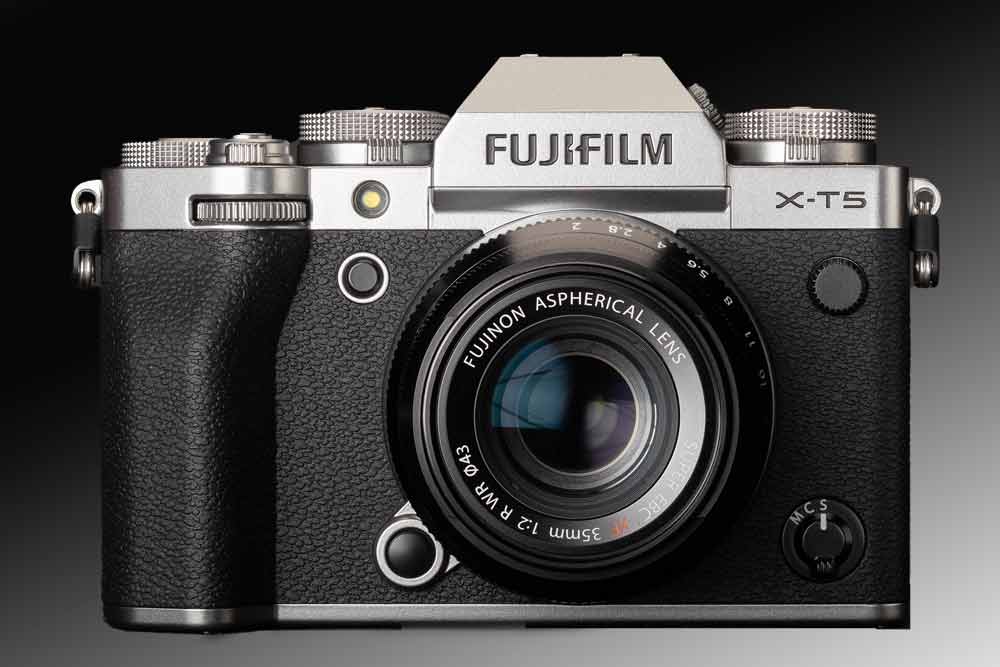 Fujifilm X-T5 представлена в конце 2022 года